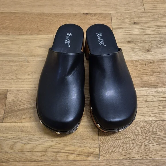 Simons Clogs - Picture 2 of 4